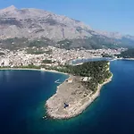 Apartment With Parking Space - 12336 Makarska