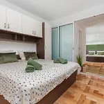 Apartment With Parking Space - 12336 *