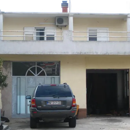 Apartment With A Parking Space - 12336 Makarska
