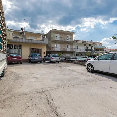 With Parking Space - 12336 Apartment Makarska
